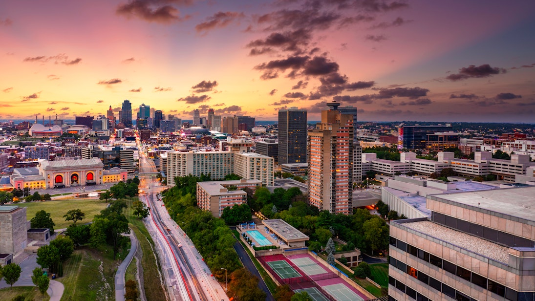 Aerial view of Kansas City skyline at dusk, viewed from Penn Valley Park. Kansas City is the largest city in Missouri.
1494968398